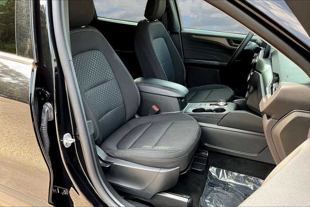 Certified 2025 Ford Escape Active FWD image 31