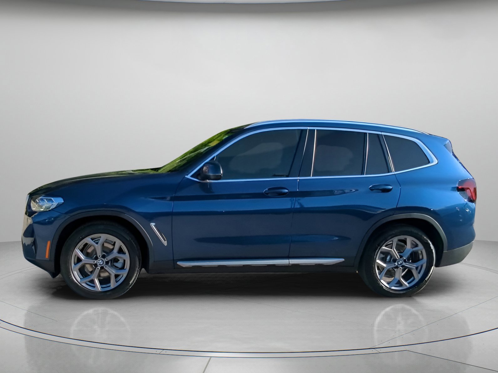 Used 2022 BMW X3 sDrive30i w/ Premium Package 2 image 8