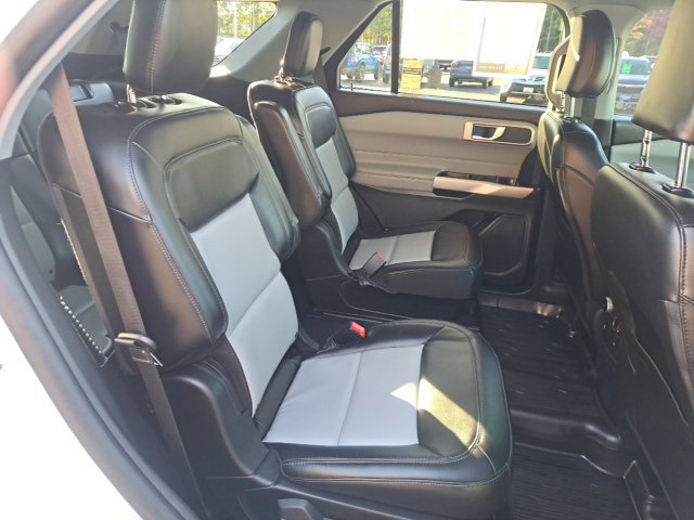 Certified 2024 Ford Explorer XLT w/ Equipment Group 202A AWD/4WD image 31