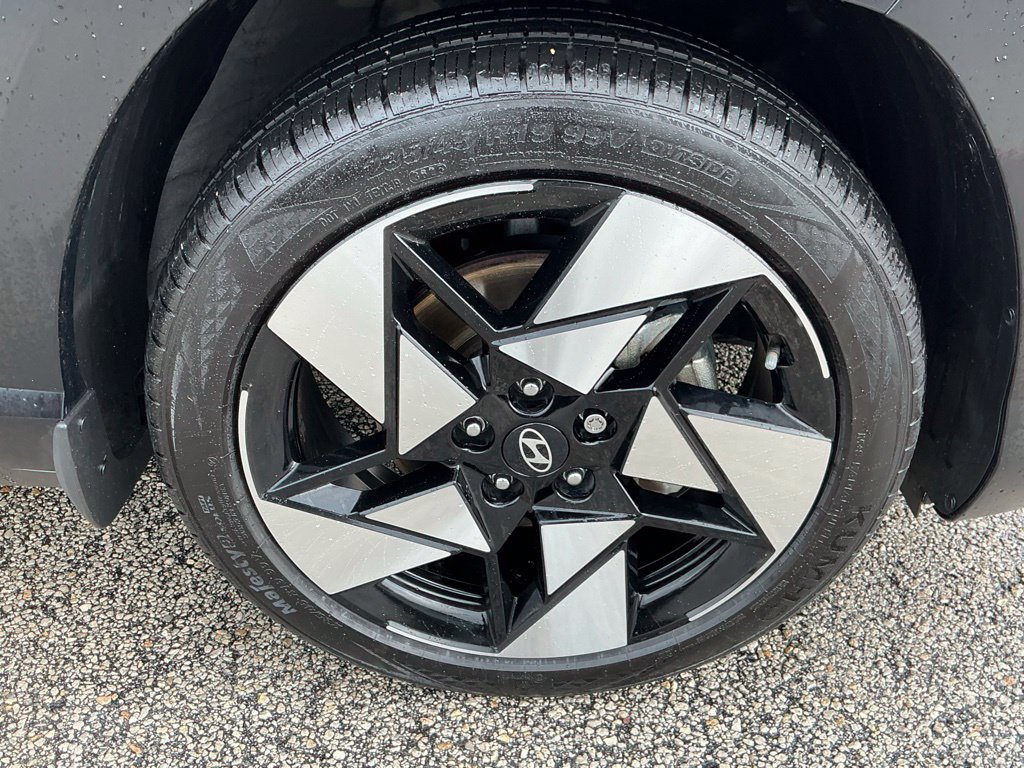 Used 2025 Hyundai Kona Limited FWD image 13