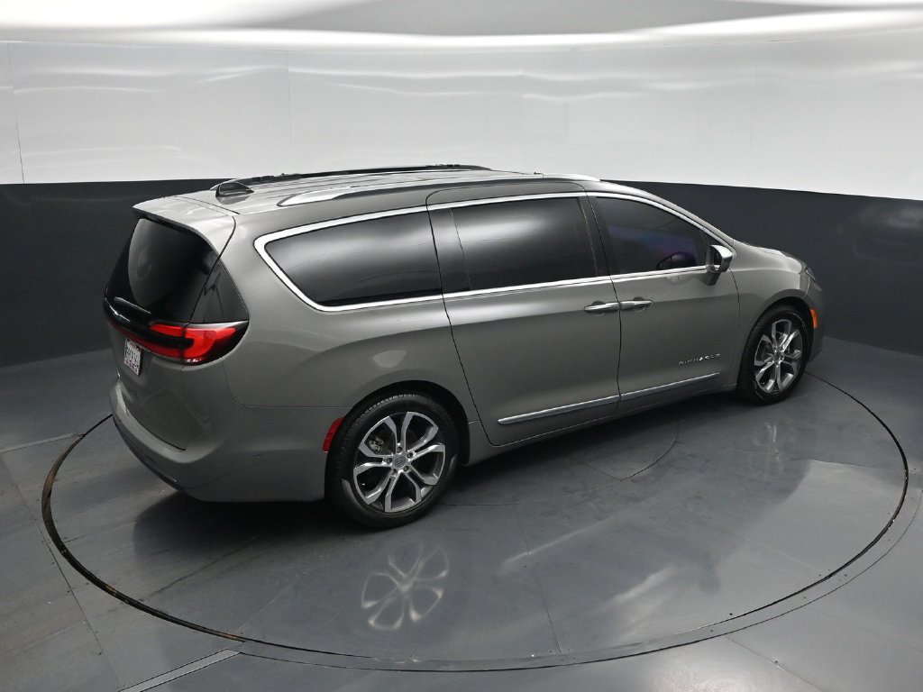 Used 2024 Chrysler Pacifica Pinnacle FWD image 32