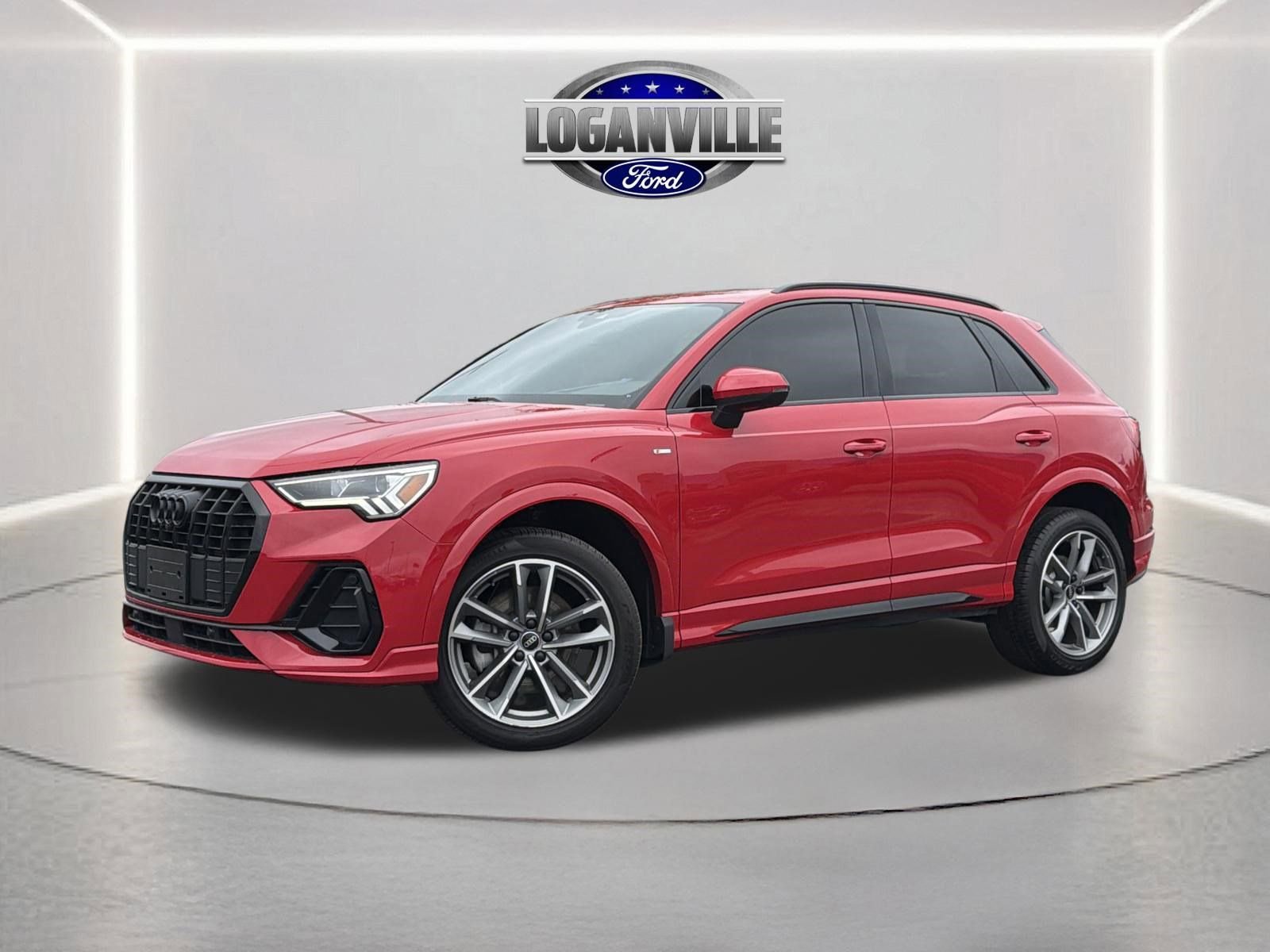 Used 2024 Audi Q3 2.0T Premium Plus w/ Premium Plus Package AWD/4WD image 1