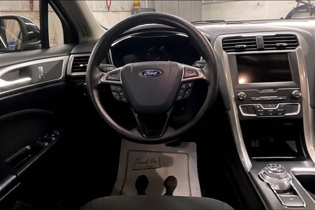 Certified 2019 Ford Fusion SE FWD image 9