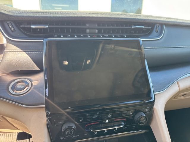 Used 2021 Jeep Grand Cherokee L Limited image 34