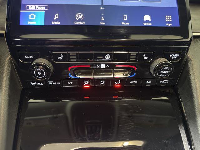 Used 2023 Jeep Grand Cherokee L Limited w/ Black Appearance Package image 10