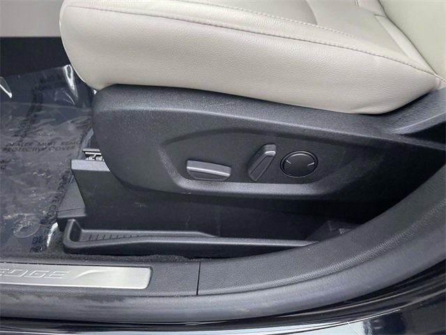 Certified 2022 Ford Edge Titanium image 11