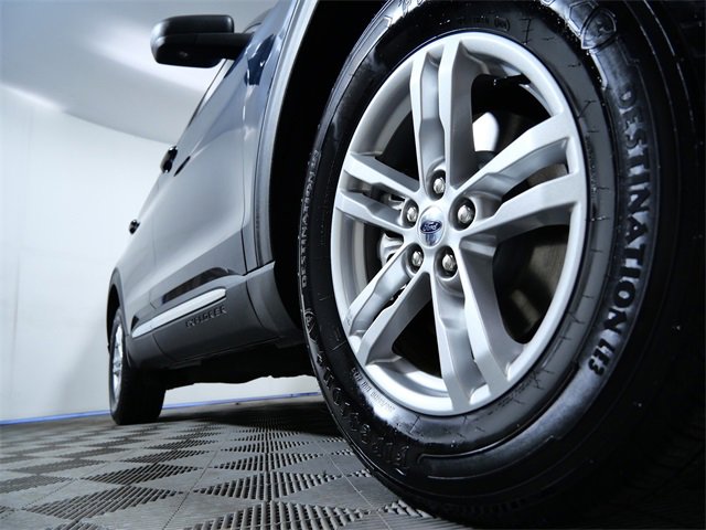 Certified 2022 Ford Explorer XLT w/ Equipment Group 202A image 3