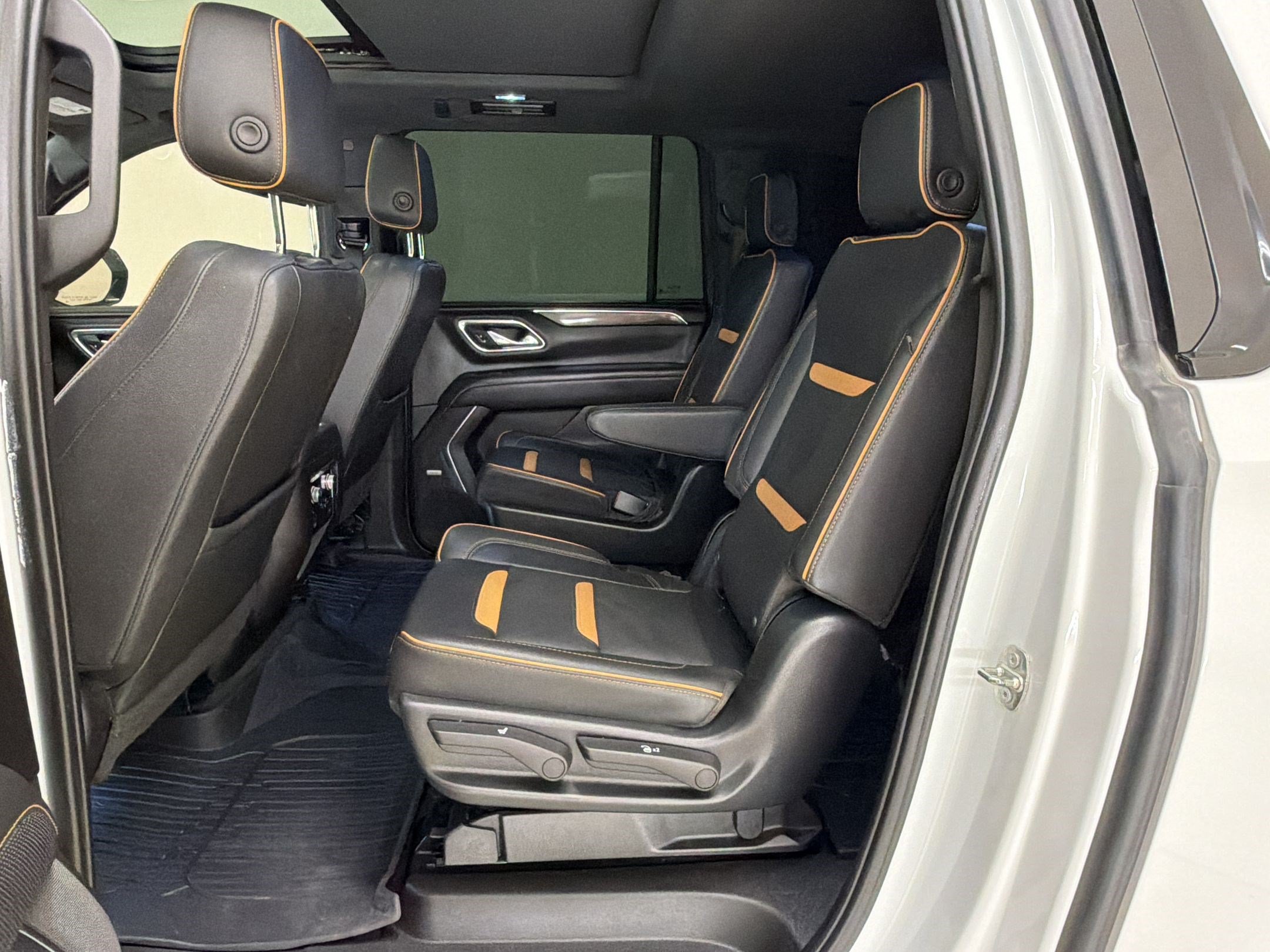 Used 2023 GMC Yukon XL AT4 AWD/4WD image 22