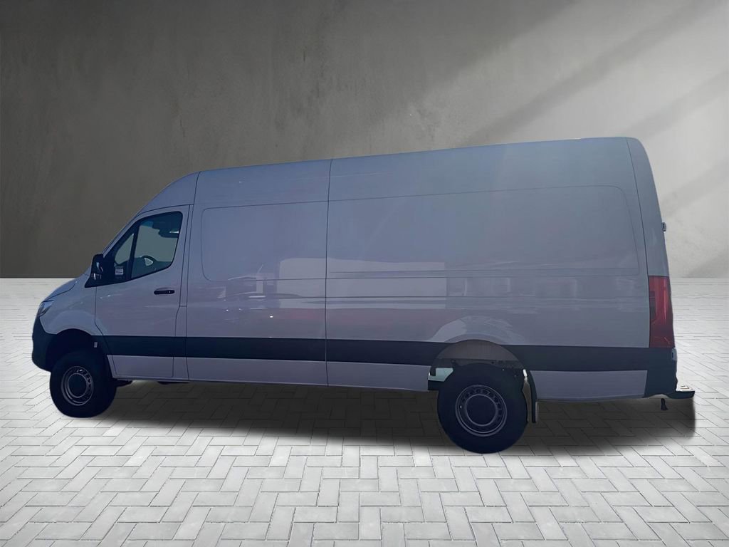 Used 2025 Mercedes-Benz Sprinter 2500 image 4