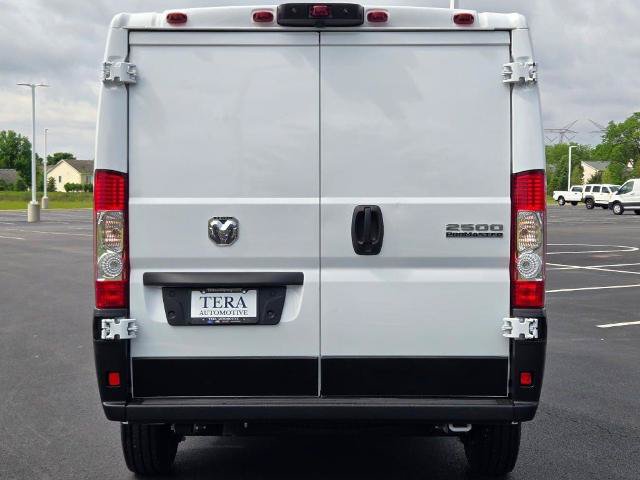 Used 2025 RAM ProMaster 2500 w/ Convenience Group FWD image 11