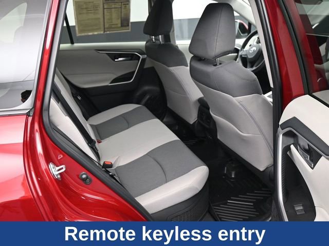 Used 2024 Toyota RAV4 XLE AWD/4WD image 30