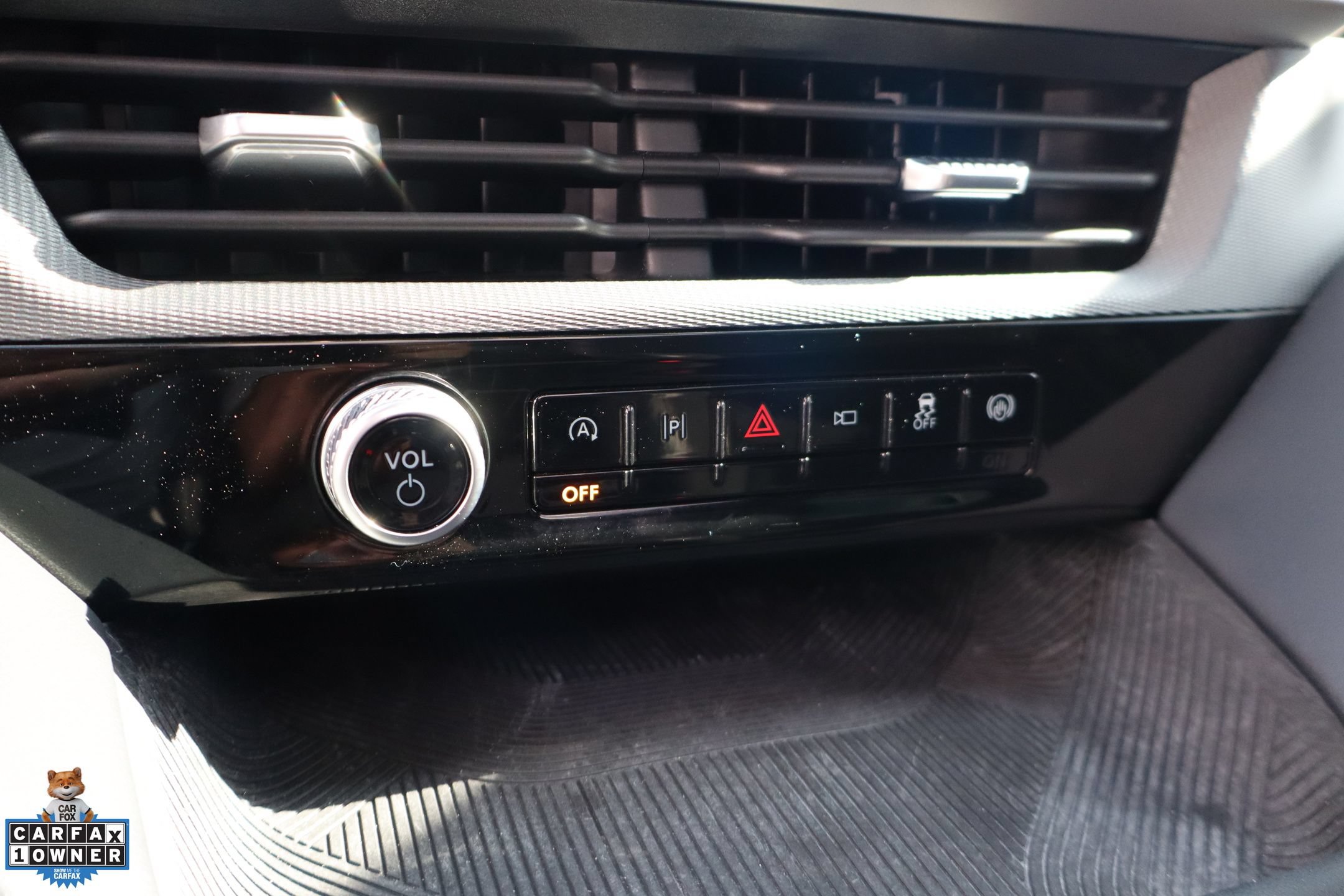 Certified 2026 Ford Explorer ST w/ Sun And Sound Package AWD/4WD image 19