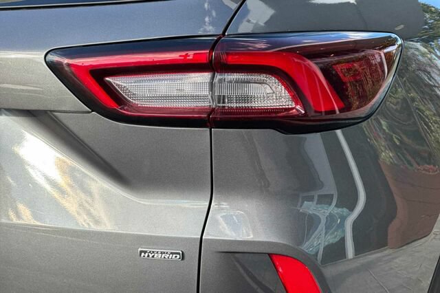 Certified 2023 Ford Escape SE w/ PHEV Premium Package FWD image 28