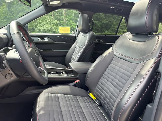 Certified 2025 Ford Explorer ST-Line w/ Premium Package AWD/4WD image 39