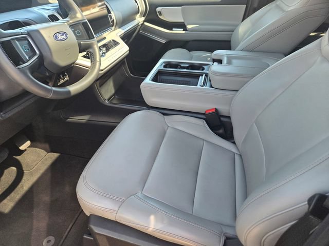 Certified 2025 Ford Expedition Active AWD/4WD image 13