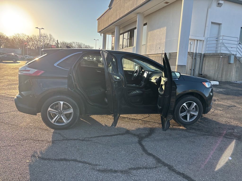 Certified 2024 Ford Edge SEL w/ Convenience Package image 8