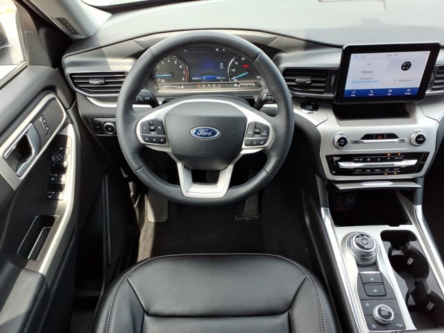 Certified 2024 Ford Explorer XLT w/ Equipment Group 202A AWD/4WD image 5