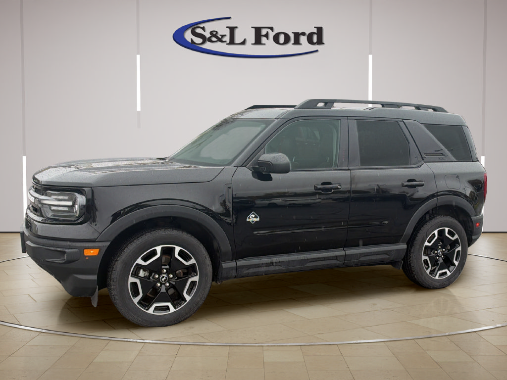 Certified 2023 Ford Bronco Sport Outer Banks w/ Tech Package AWD/4WD image 2