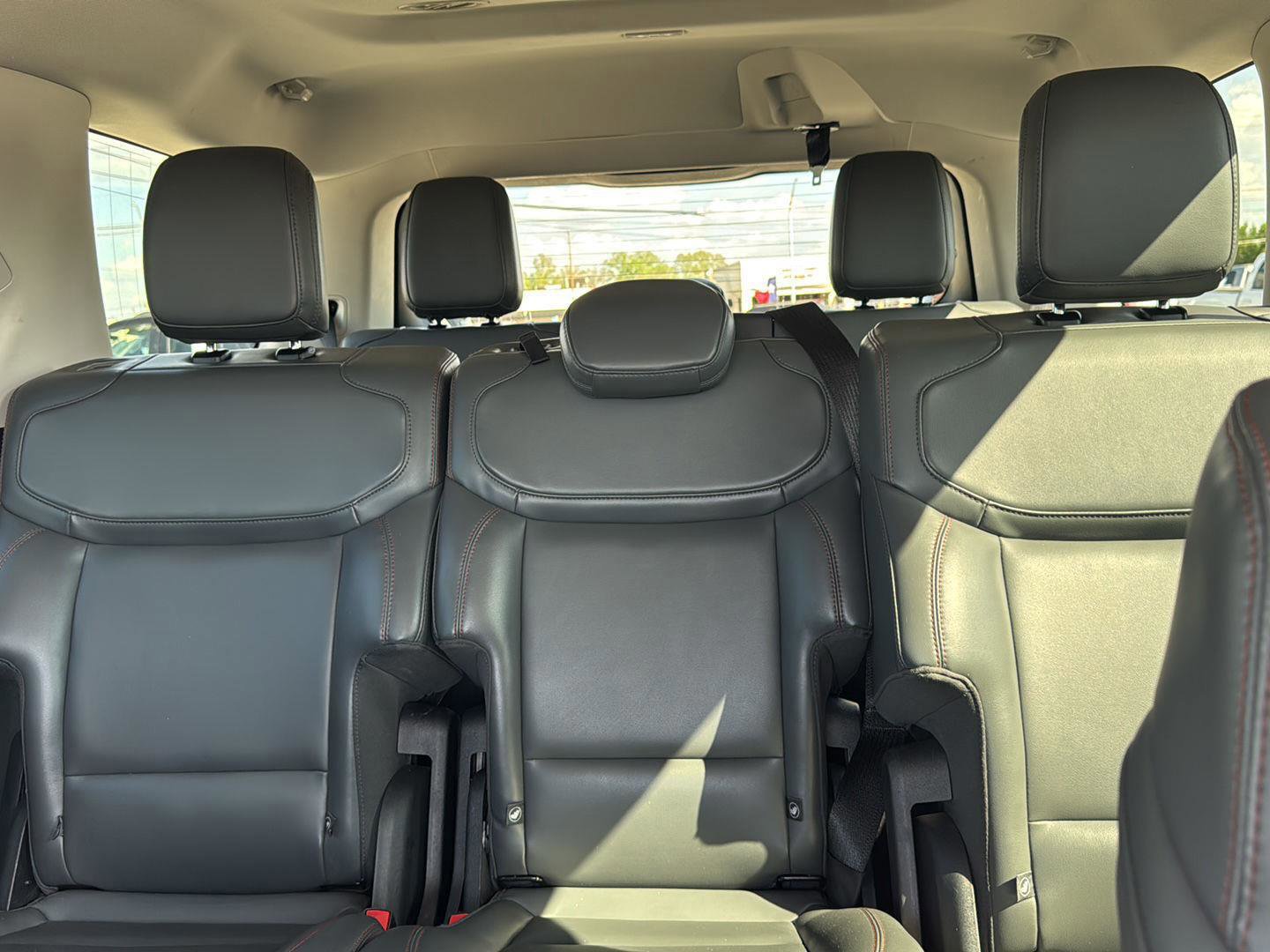 Certified 2025 Ford Expedition Active image 17