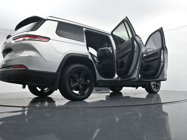 Used 2023 Jeep Grand Cherokee L Altitude AWD/4WD image 44