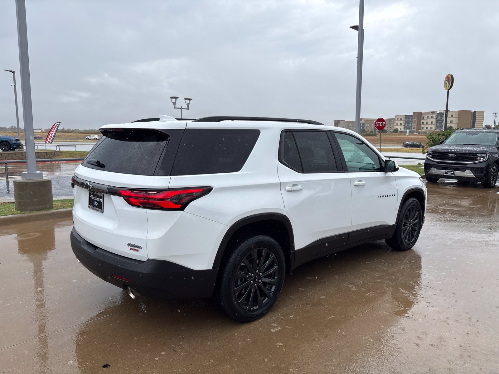 Used 2024 Chevrolet Traverse RS FWD image 17