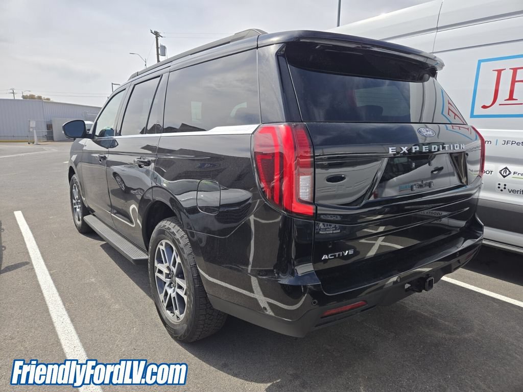 Certified 2025 Ford Expedition Active AWD/4WD image 3