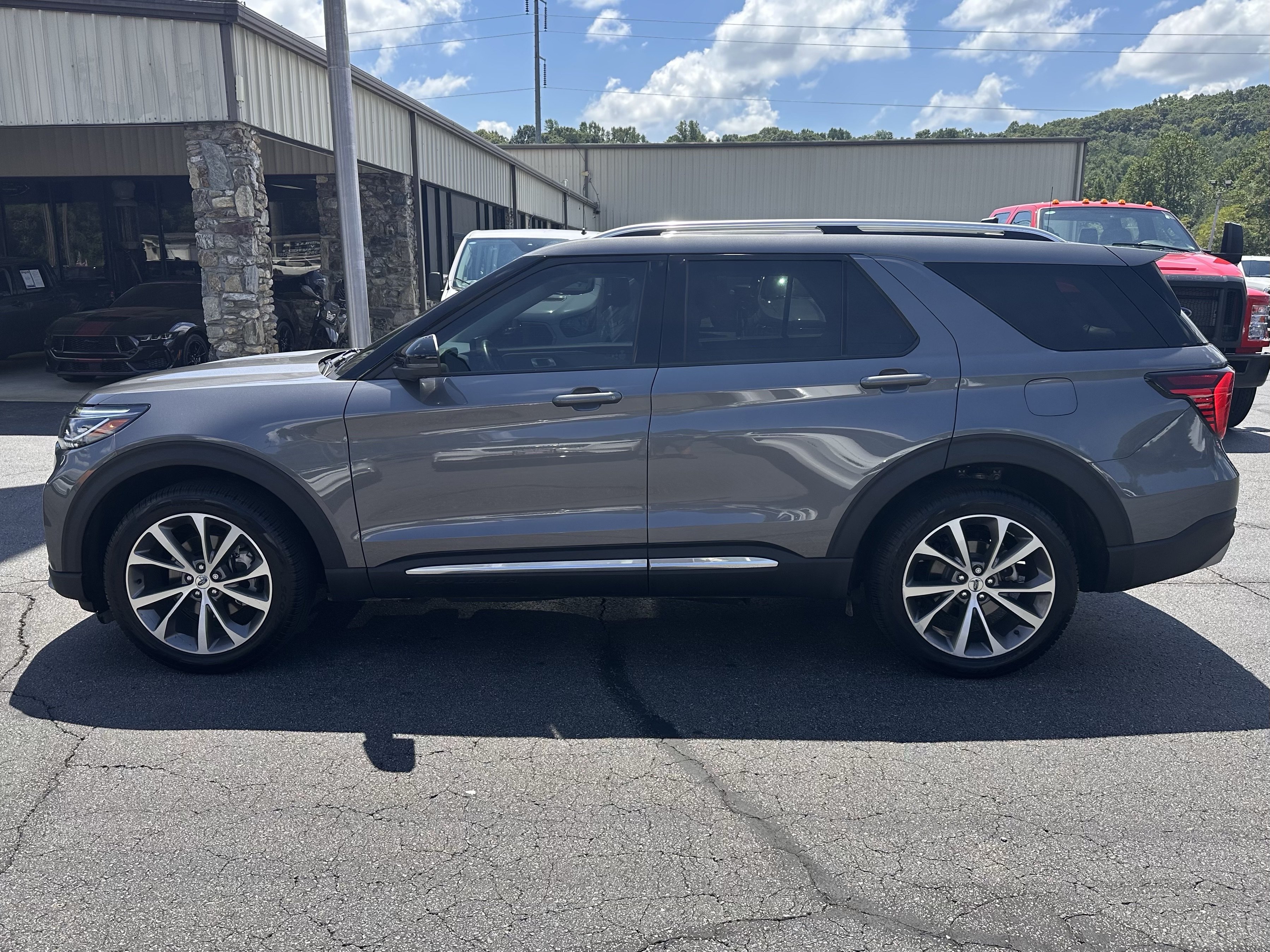 Certified 2025 Ford Explorer Platinum w/ Ultimate Package