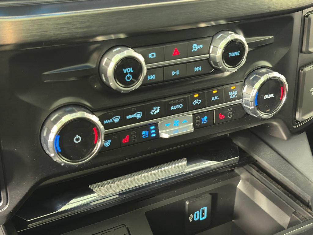 Certified 2025 Ford F350 Lariat AWD/4WD image 21