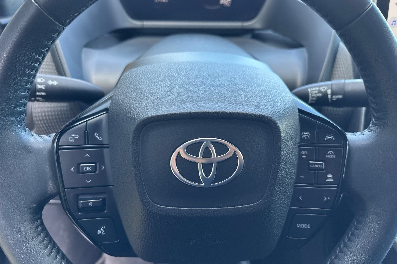Used 2025 Toyota bZ4X FWD image 25