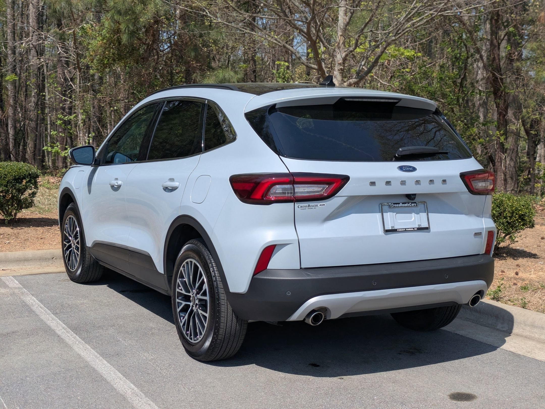 Certified 2025 Ford Escape SE w/ PHEV Premium Package image 5