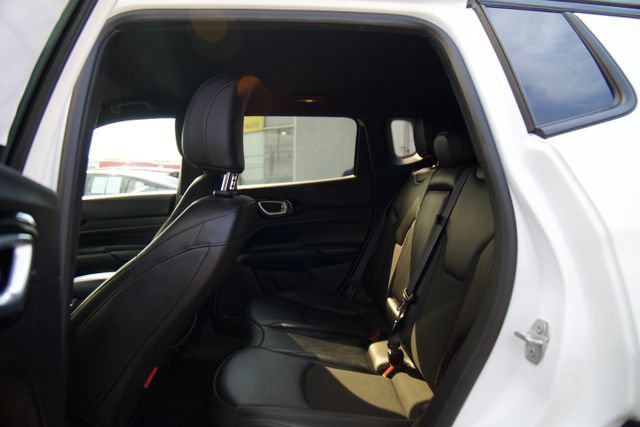 Used 2025 Jeep Compass Trailhawk AWD/4WD image 38