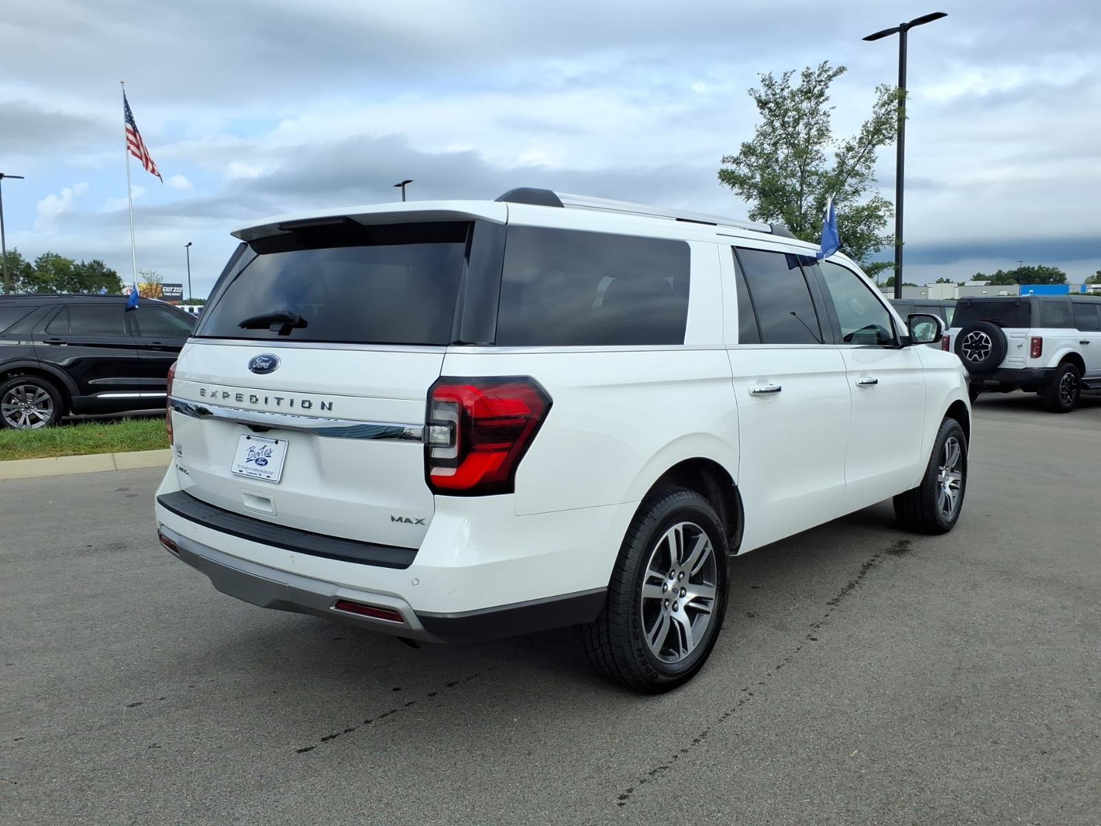 Certified 2023 Ford Expedition Max Limited AWD/4WD image 3