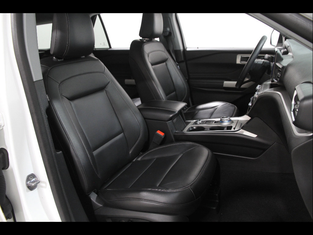 Certified 2023 Ford Explorer XLT w/ Equipment Group 202A image 19