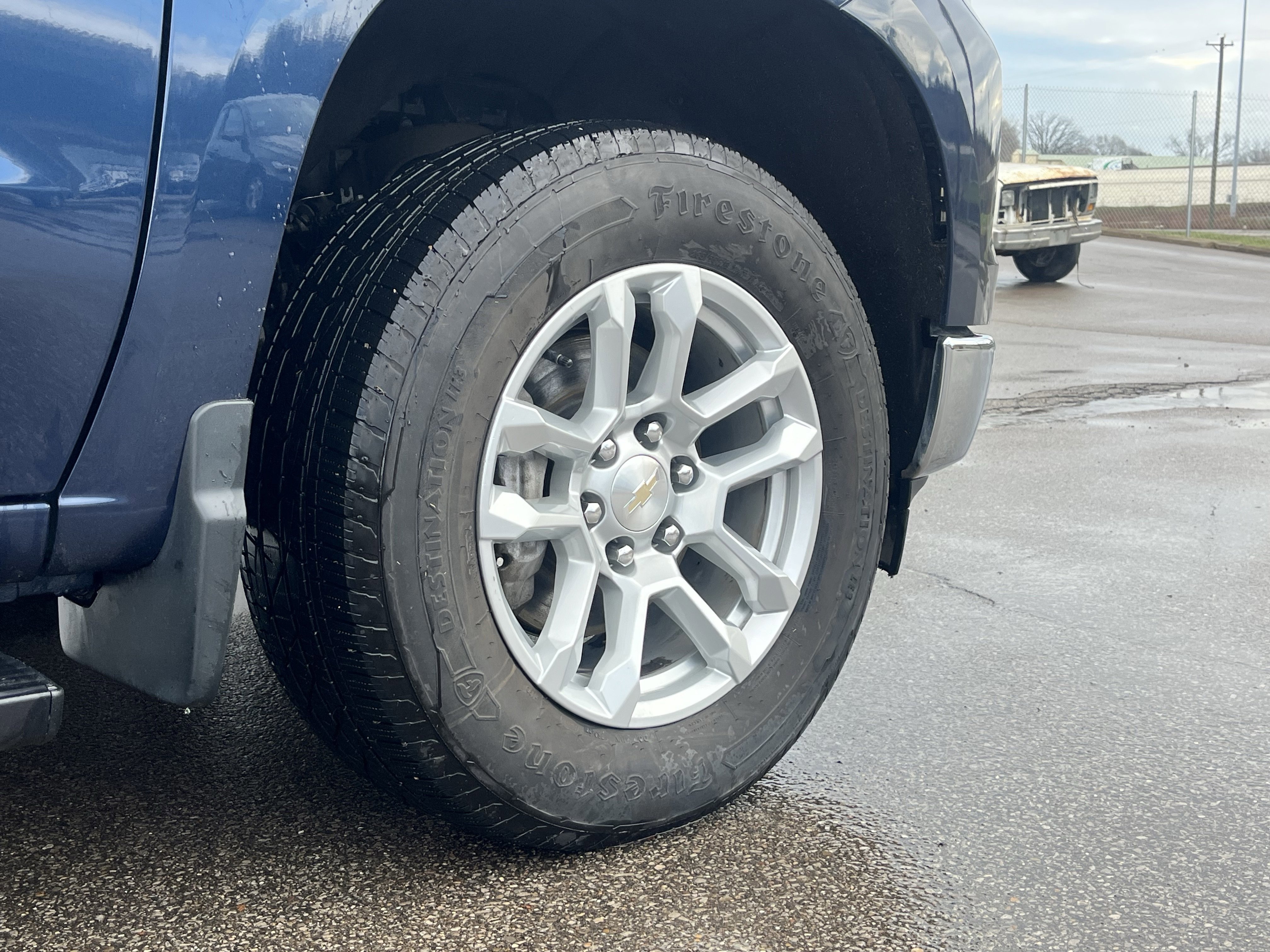 Used 2023 Chevrolet Silverado 1500 LT image 9