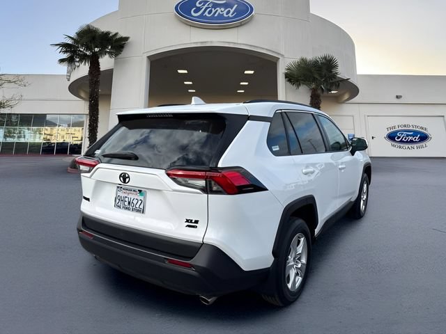 Used 2020 Toyota RAV4 XLE w/ All Weather Liner Package AWD/4WD image 6