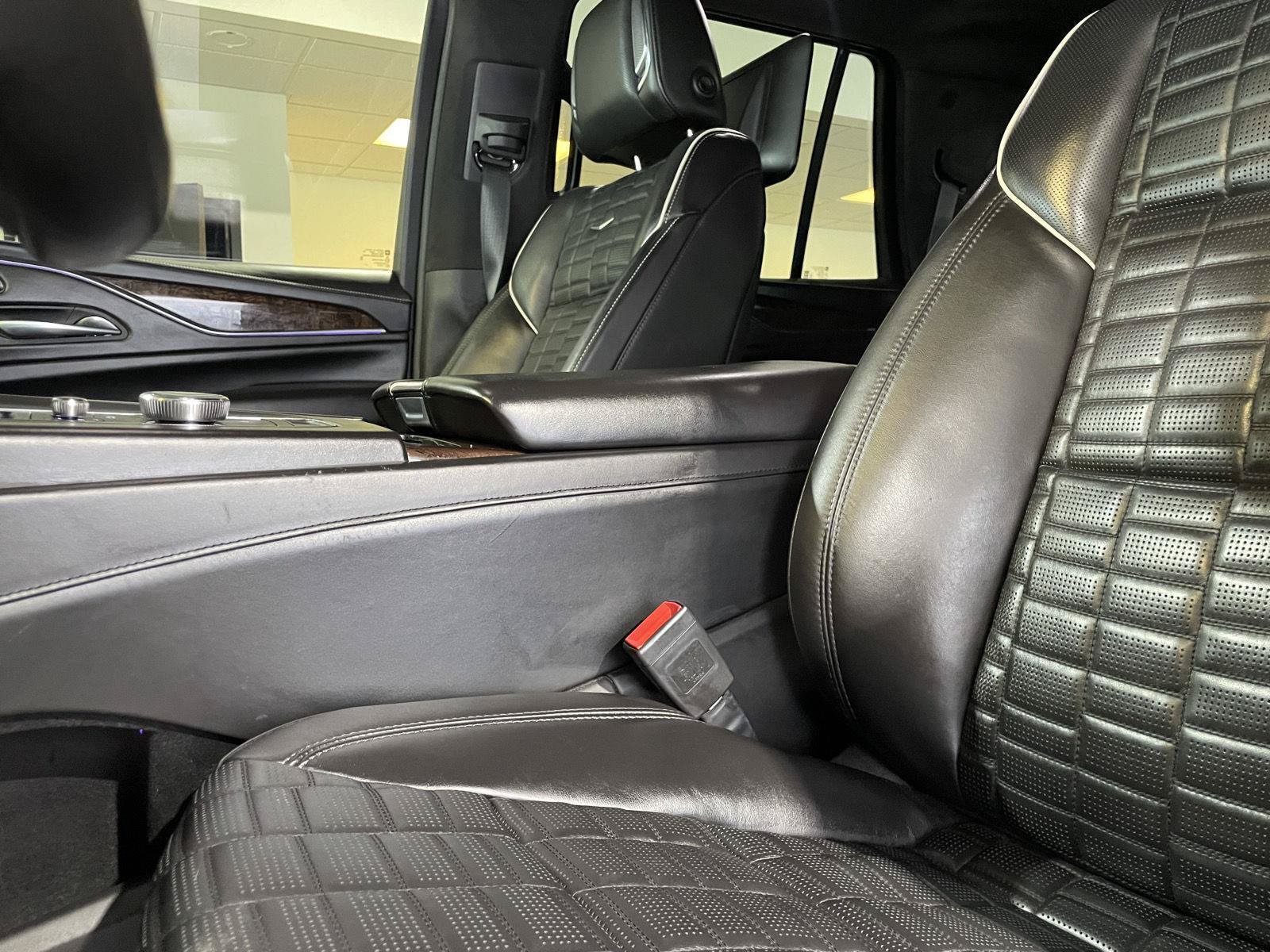 Used 2022 Cadillac Escalade Sport Platinum w/ LPO, ONYX Package AWD/4WD image 41