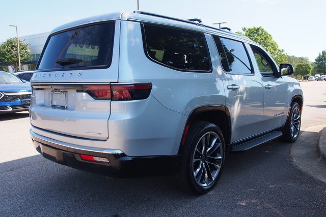 Used 2022 Jeep Wagoneer Series II w/ Premium Group I AWD/4WD image 7