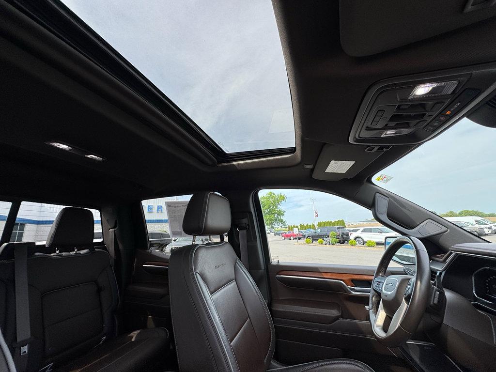 Used 2022 GMC Sierra 1500 Denali w/ Technology Package AWD/4WD image 34