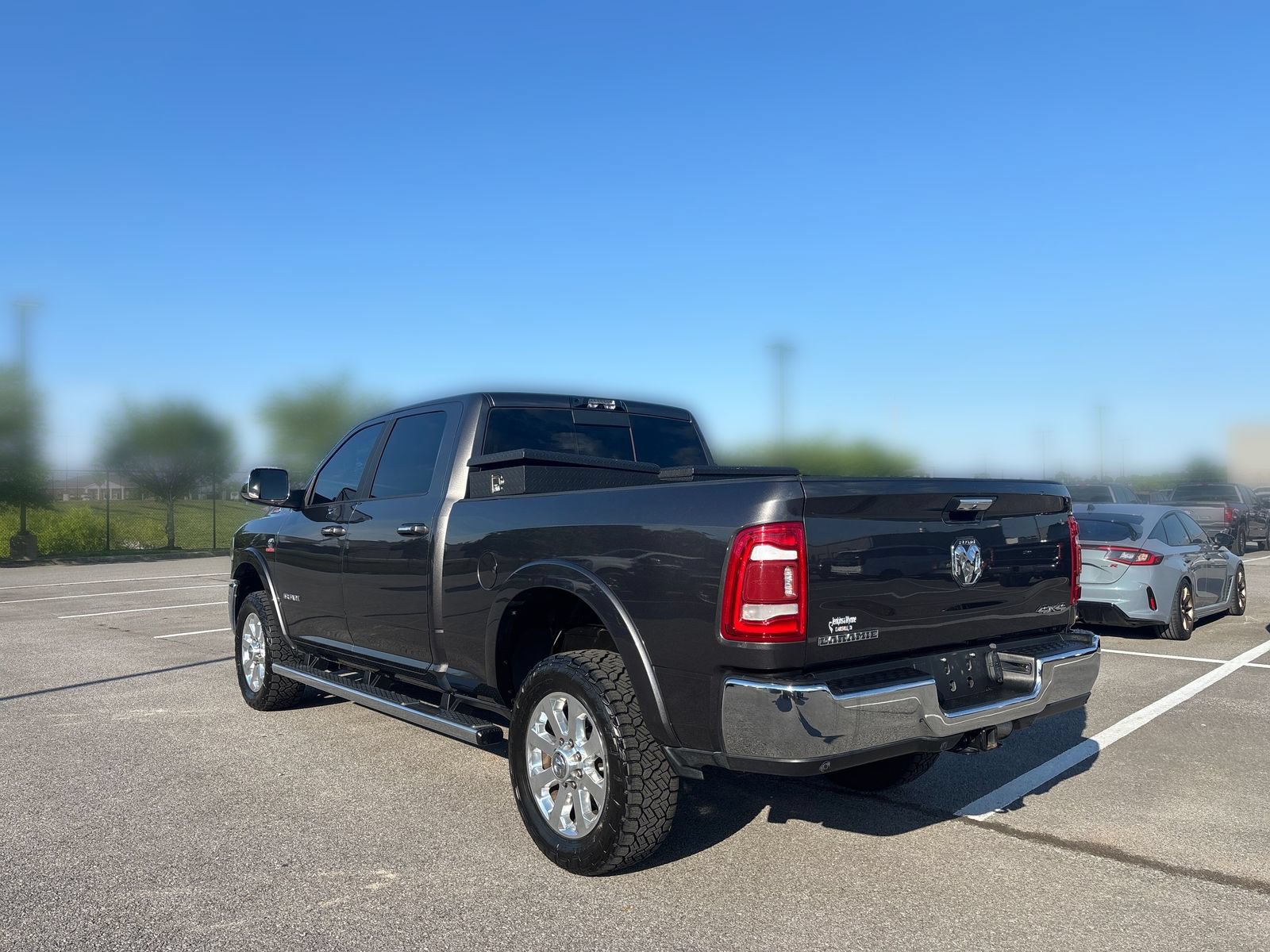 Used 2022 RAM 2500 Laramie AWD/4WD image 2