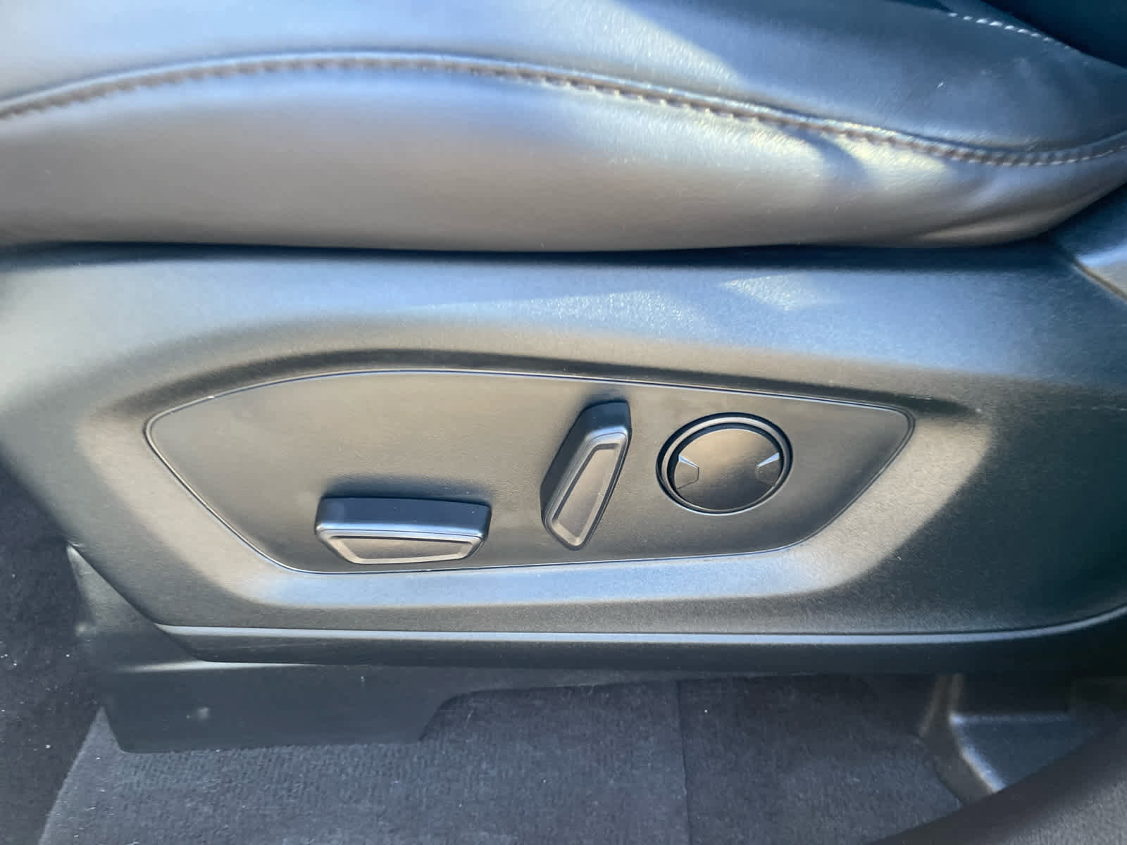 Certified 2023 Ford Explorer XLT w/ Equipment Group 202A image 10