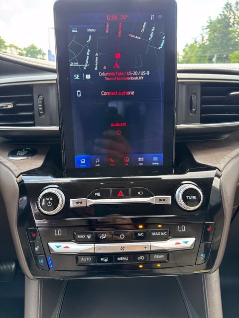 Certified 2021 Ford Explorer Platinum w/ Equipment Group 601A AWD/4WD image 31