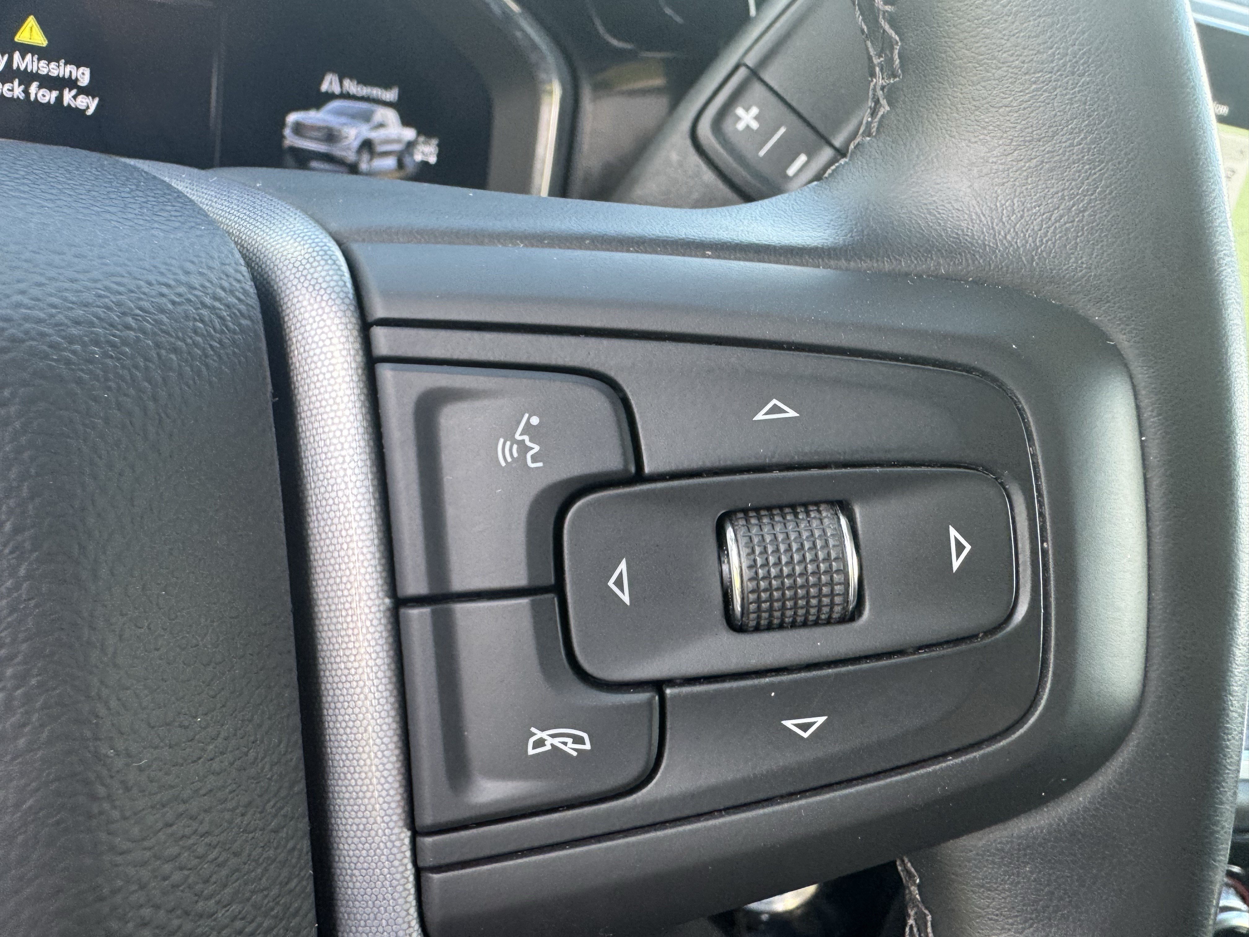 Used 2025 GMC Sierra 1500 SLT AWD/4WD image 29