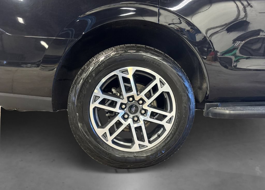 Certified 2025 Ford Expedition Active AWD/4WD image 20