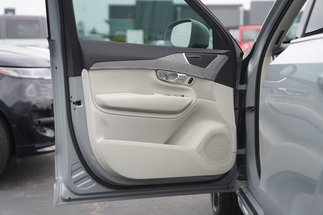 Used 2025 Volvo XC90 B6 Plus w/ Protection Package Premier AWD/4WD image 30