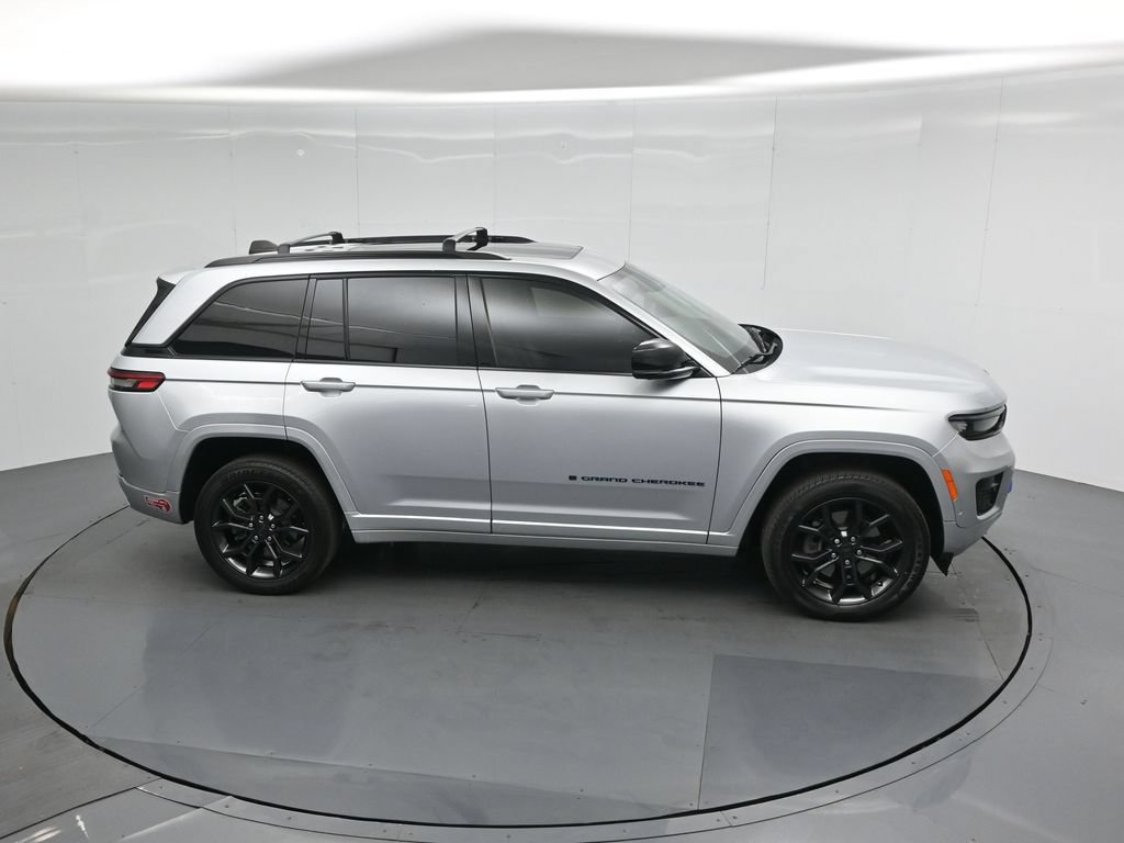 Used 2023 Jeep Grand Cherokee 30th Anniversary AWD/4WD image 51