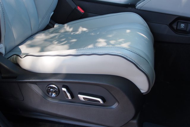 Used 2023 Acura MDX SH-AWD w/ Advance Package image 12