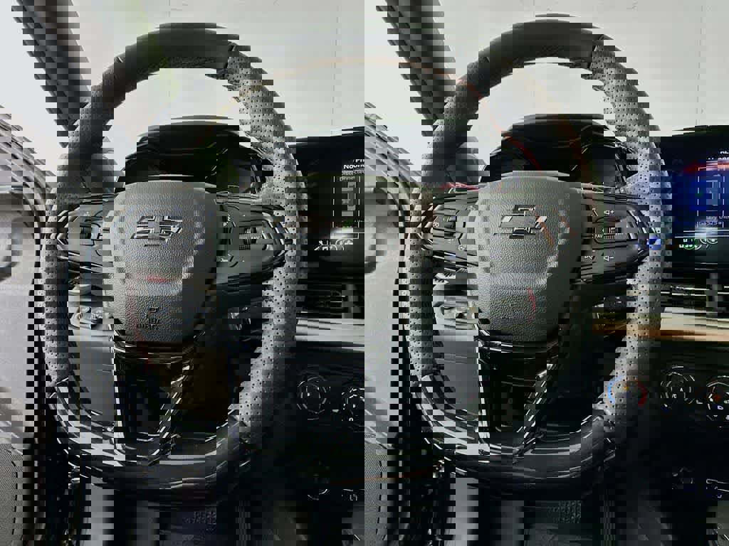 Used 2024 Chevrolet Trax RS w/ Sunroof Package image 18