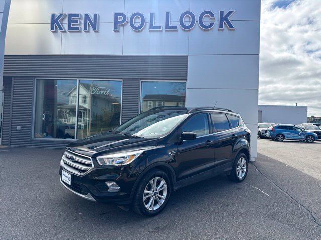 Certified 2018 Ford Escape SE w/ SE Sync 3 Package AWD/4WD image 2