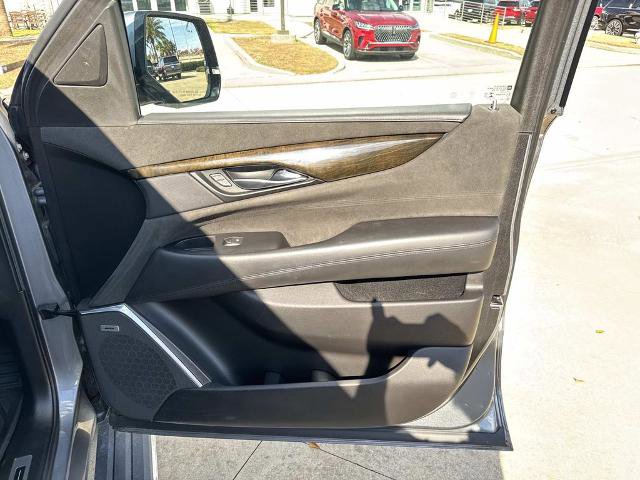 Used 2019 Cadillac Escalade Platinum image 16