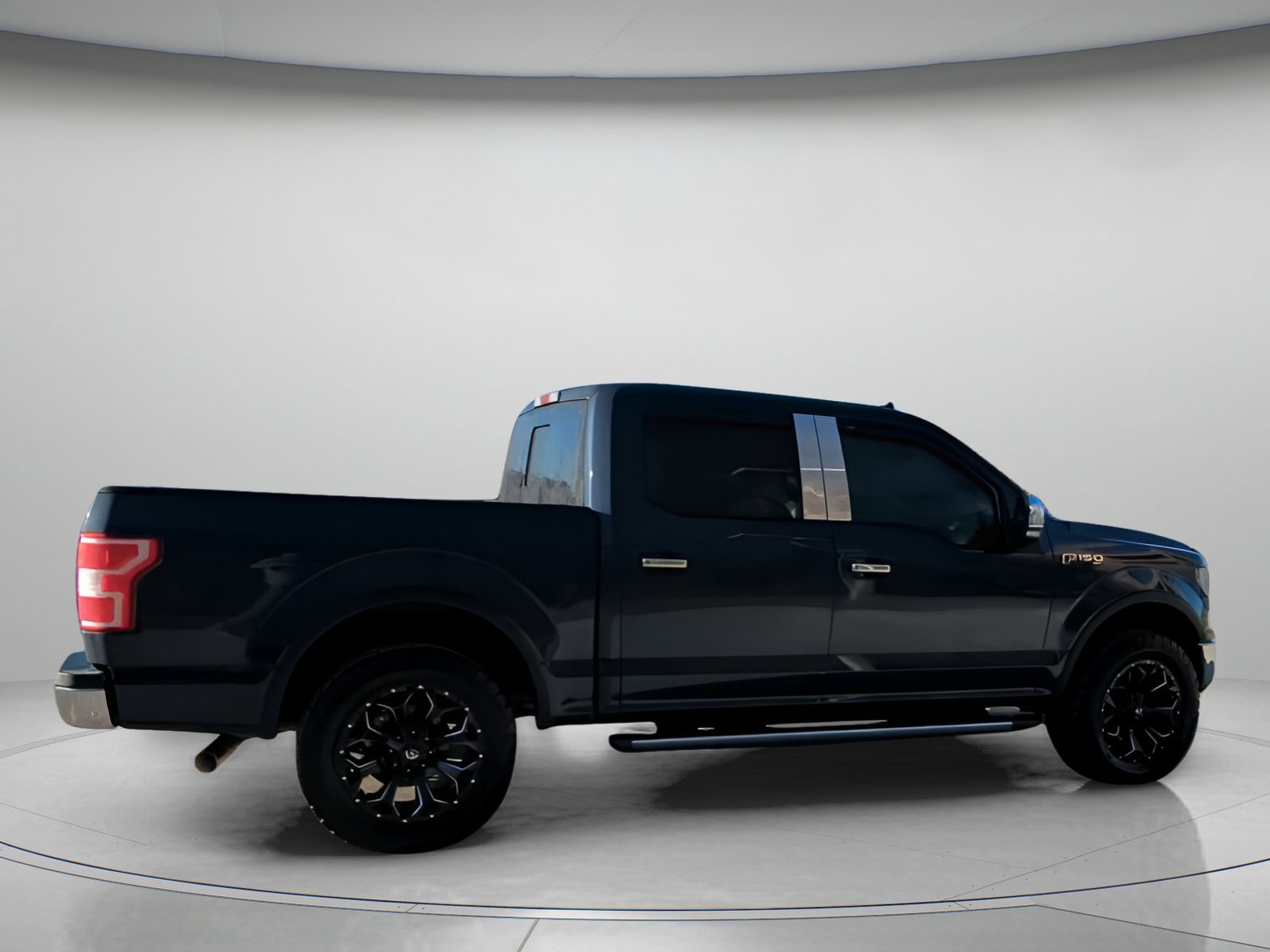 Certified 2019 Ford F150 XLT w/ Equipment Group 302A Luxury image 23